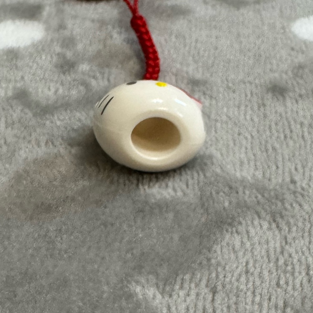 Hello Kitty Keychain - Picture 6 of 7